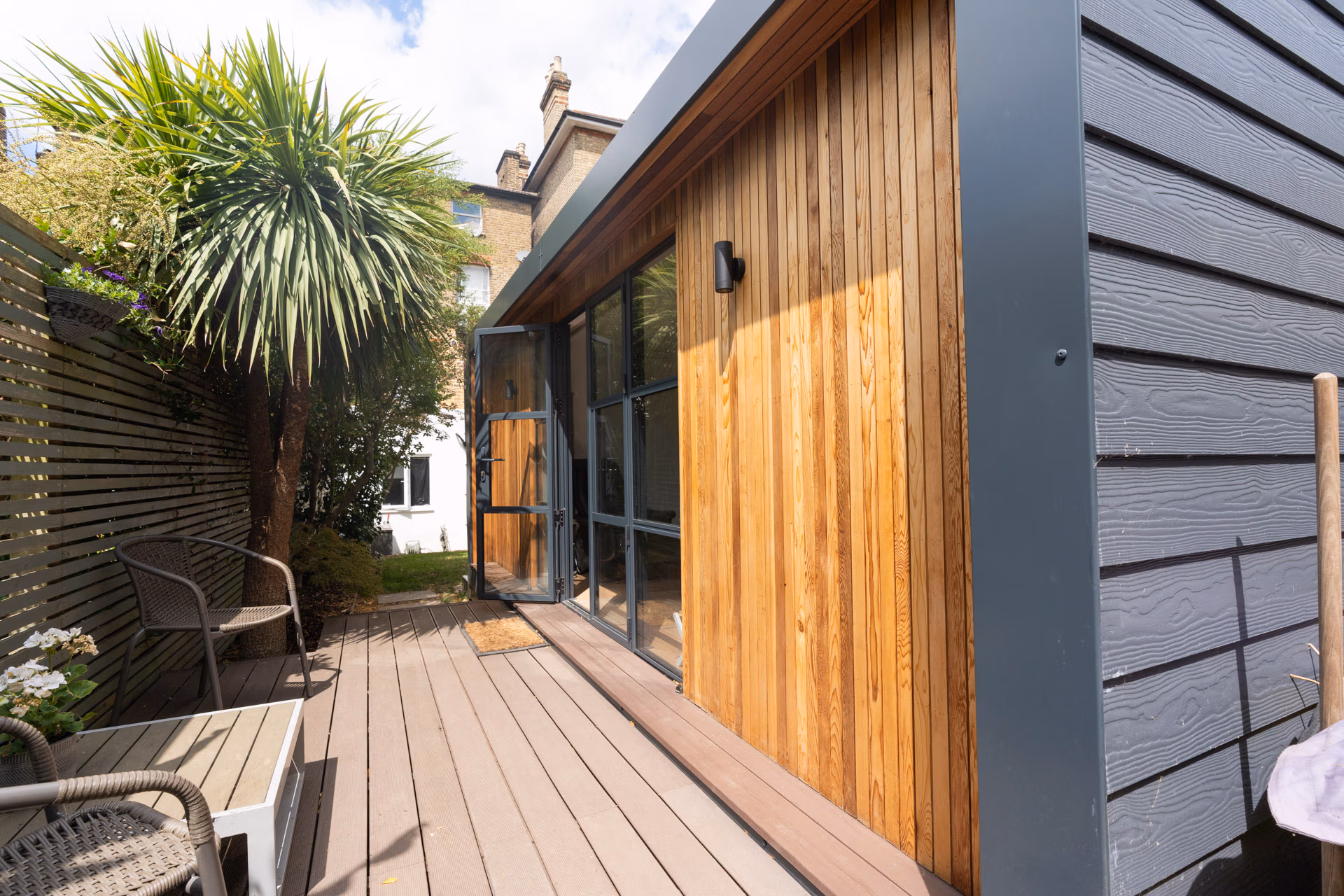 frame-style-garden-office