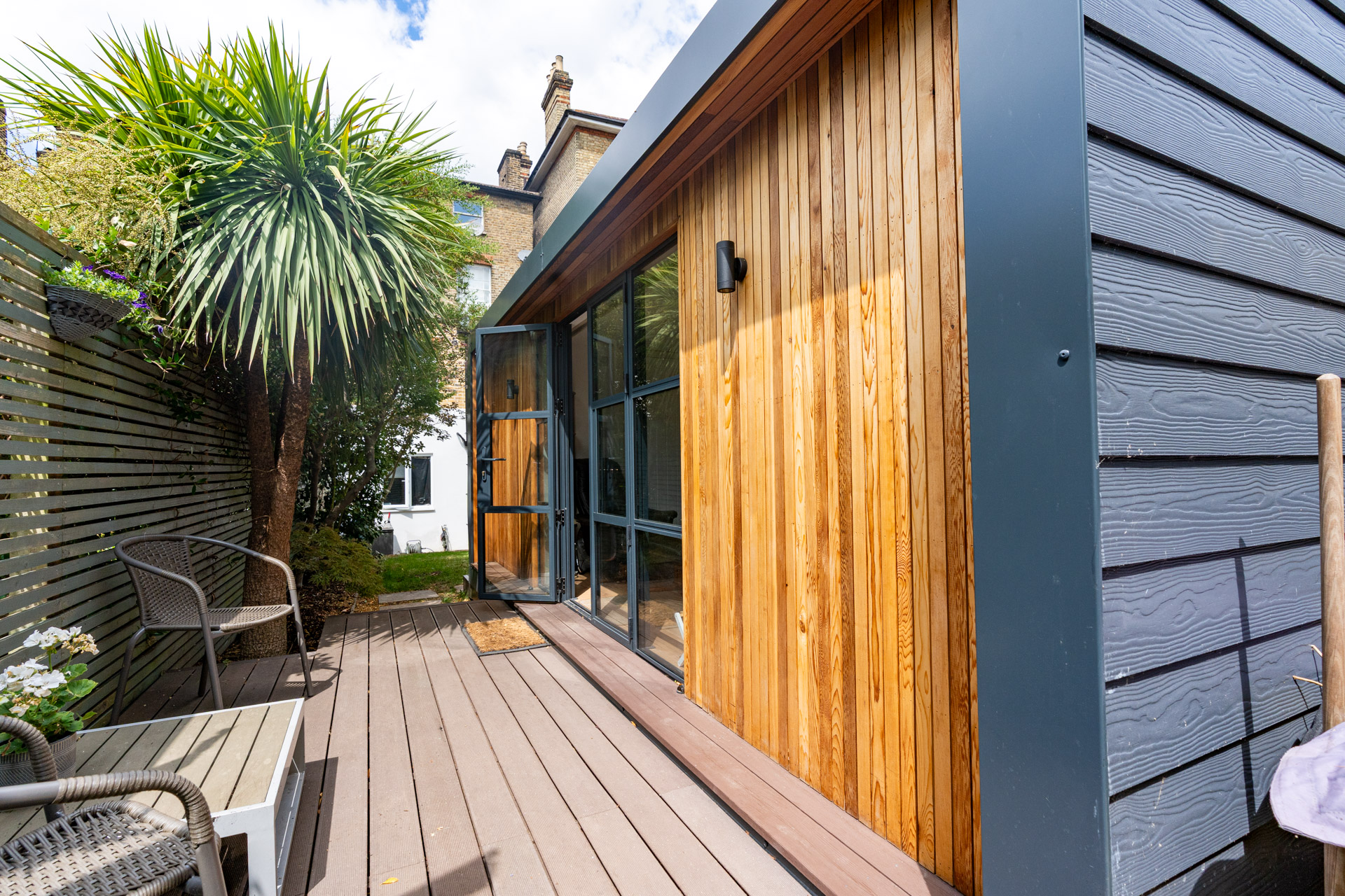 frame-style-garden-office