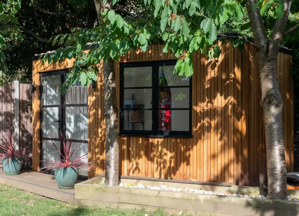 garden-gym-with-crittal-doors